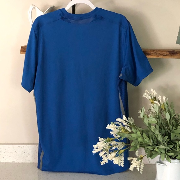 Nike Dri-Fit blue short sleeved athletic shirt - Picture 4 of 7